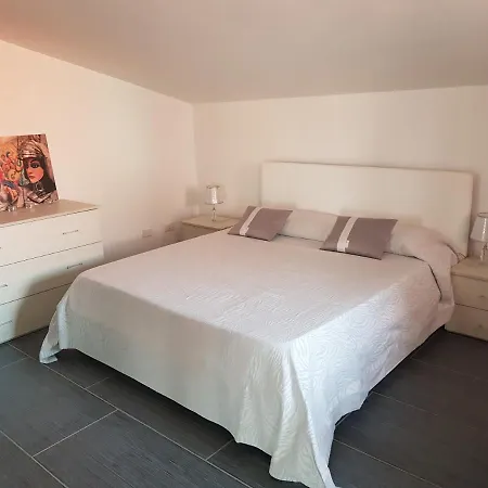 Lilium In Bed and Breakfast